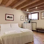 Bed & Breakfast Borgo Re Teodorico 3*