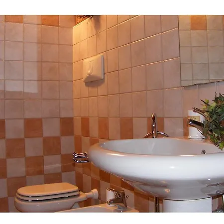 فندق مبيت وإفطار Borgo Re Teodorico 3*